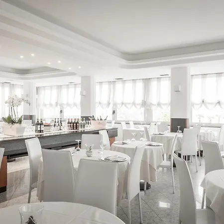 Commodore Szálloda 4*