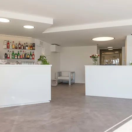 Commodore 4* تّشيرفييا