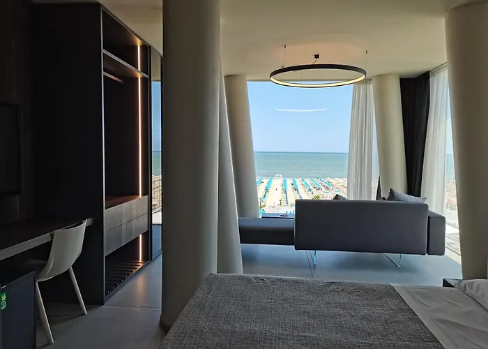 Commodore Hotell 4*