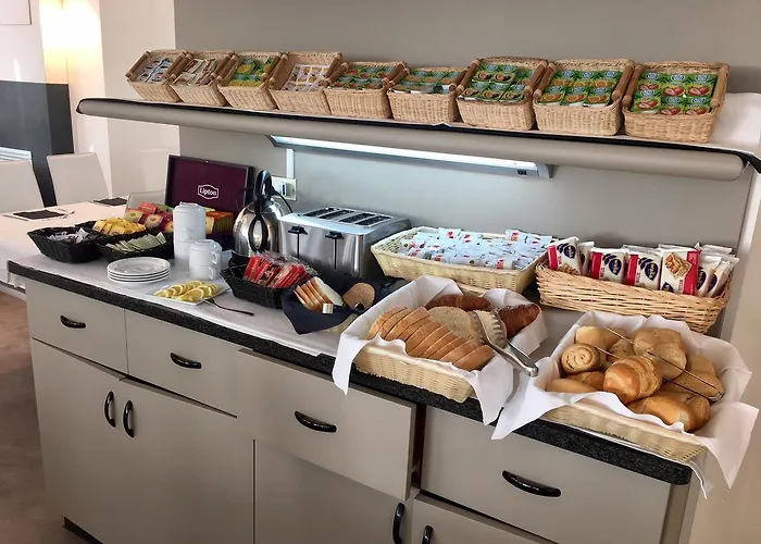 Commodore فندق 4*