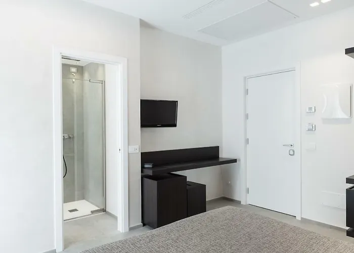 Commodore فندق تّشيرفييا