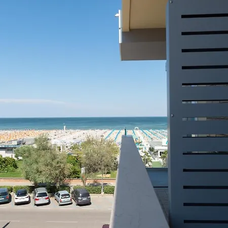 Commodore Hotel