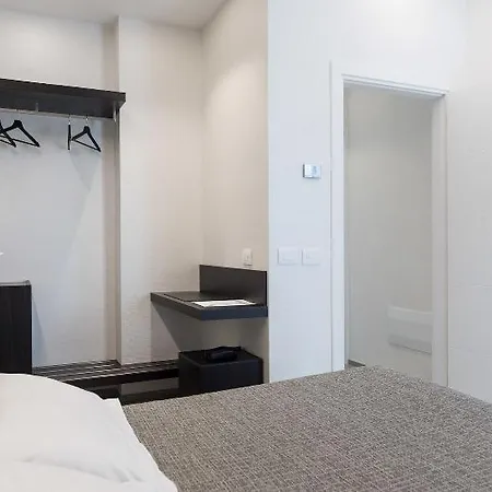 Commodore Hotel 4*