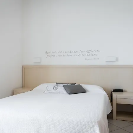 Commodore Hotel 4*