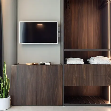 Commodore Hotel 4*