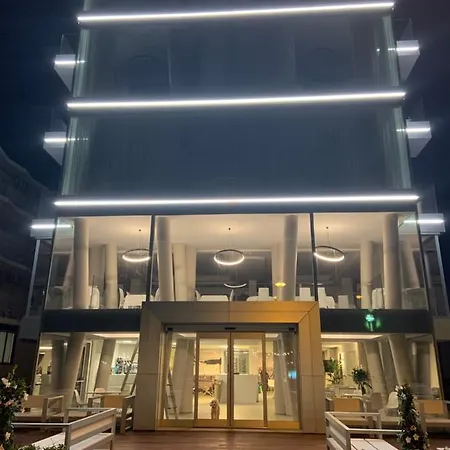 Commodore 4* קרביה